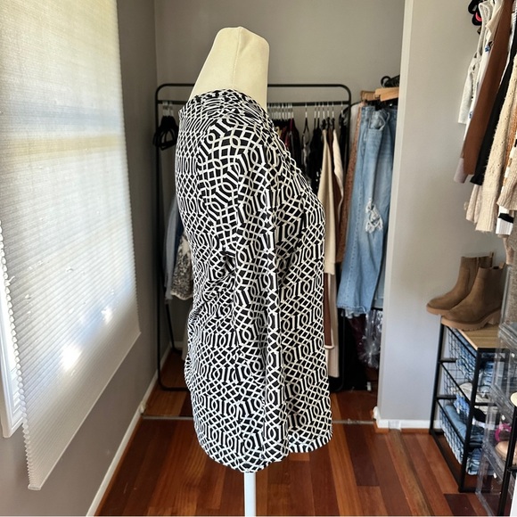 J. McLaughlin 3/4 sleeve top | size small - Picture 4 of 6